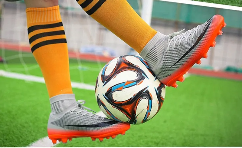 Indoor Outdoor Soccer Shoes for Men Women Football Shoes Kids Training Sneakers Spikes Soccer Cleats Futsal Football Boots